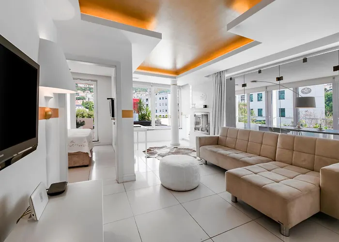 Penthouse Mediterraneo Apartment