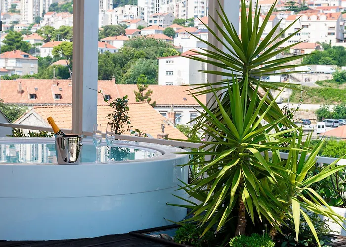 Penthouse Mediterraneo Apartment *