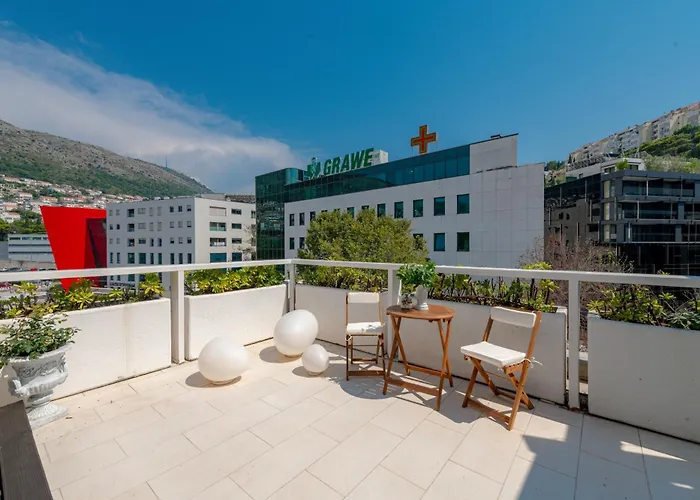 Penthouse Mediterraneo Apartment *