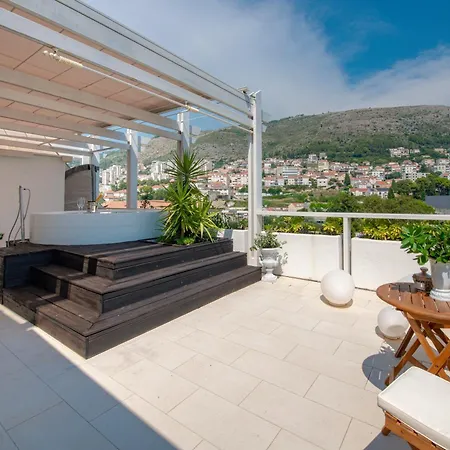 Apartmán Penthouse Mediterraneo *
