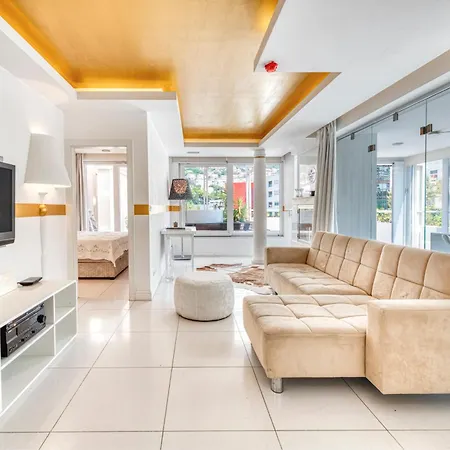 Penthouse Mediterraneo Apartmán