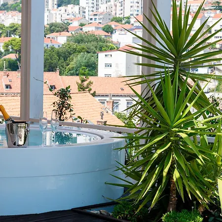 Penthouse Mediterraneo Apartmán *