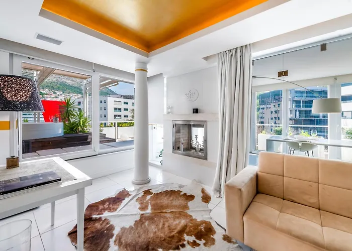 Penthouse Mediterraneo 公寓 *