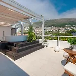 아파트 Penthouse Mediterraneo *
